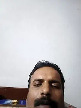 vardh033 online show from November 6, 2025, 4:24 am