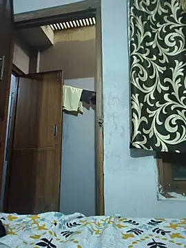 vardh033 online show from November 26, 2025, 7:09 am