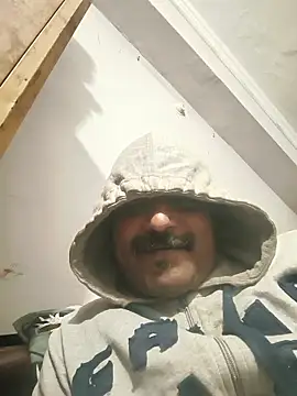 vardh033 online show from January 9, 2026, 3:04 pm