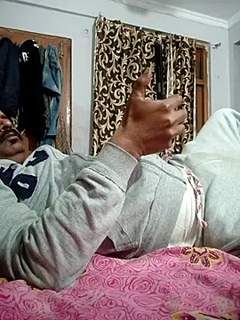 vardh033 online show from February 2, 2026, 1:21 pm