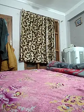 vardh033 online show from February 4, 2026, 5:30 pm