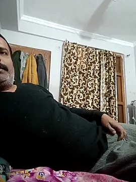 vardh033 online show from February 8, 2026, 7:23 am