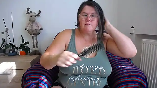 icyheart888 online show from October 19, 2025, 11:44 am