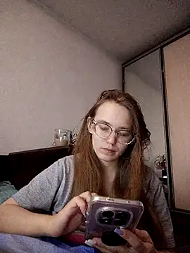 Snapshot of AlisaWyn chatting on March 5, 2026, 2:07 am AlisaWyn online show from March 5, 2026, 2:07 am