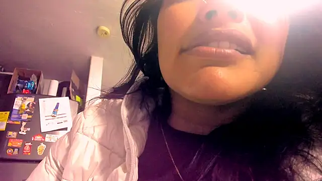 scarletr red online show from September 26, 2025, 10:58 pm