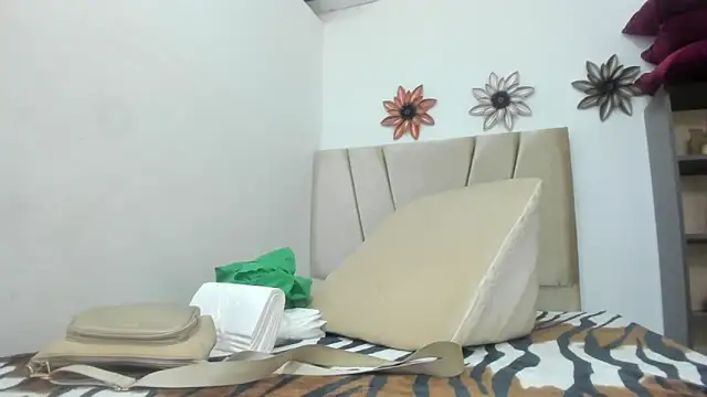 Adrianasex 69x online show from October 15, 2025, 5:02 pm