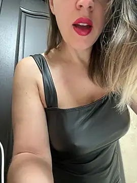 Snapshot of ladywithbigass chatting on January 24, 2025, 6:03 am ladywithbigass online show from January 24, 2025, 6:03 am