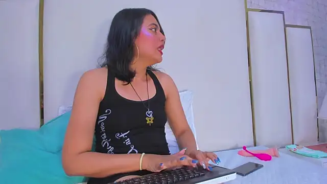 thalia888  online show from October 13, 2025, 7:14 pm