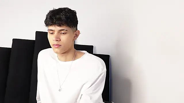 Snapshot of alexmark_ chatting on September 30, 2025, 5:18 pm alexmark  online show from September 30, 2025, 5:18 pm
