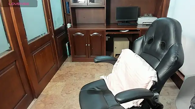 Snapshot of SexyRachel_ chatting on October 18, 2025, 11:55 am SexyRachel  online show from October 18, 2025, 11:55 am