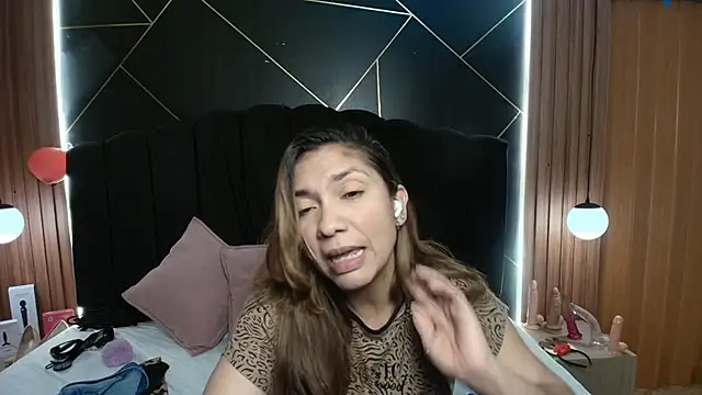 SexyRachel  online show from February 17, 2026, 12:01 pm