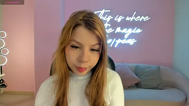 Snapshot of TiffannySins chatting on April 12, 2026, 3:22 am TiffannySins online show from April 12, 2026, 3:22 am