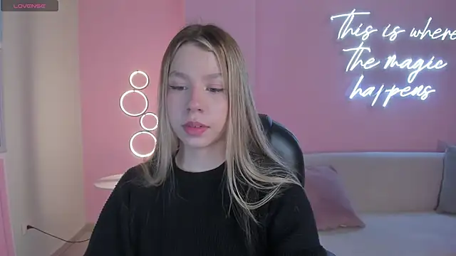 TiffannySins online show from June 9, 2026, 2:56 am