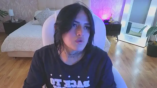 sari belle online show from October 3, 2025, 9:23 pm