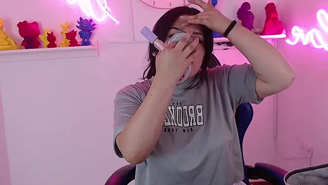 Snapshot of sari_belle chatting on March 9, 2026, 8:02 pm sari belle online show from March 9, 2026, 8:02 pm