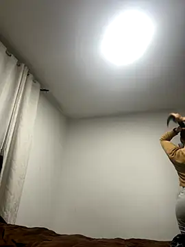 Leonis 0 online show from October 31, 2025, 2:01 am