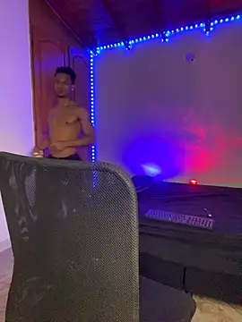 RickKrong  online show from September 16, 2025, 2:12 am