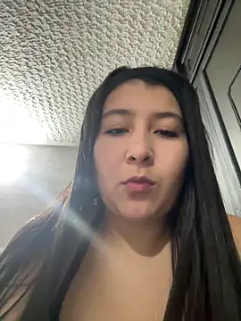 evelyn 1702 online show from December 14, 2025, 6:30 am