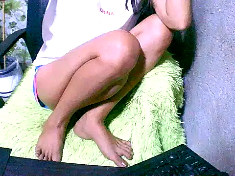 Sweeetgurll online show from September 18, 2025, 1:18 am