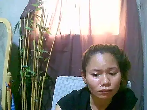 Snapshot of Sweeetgurll chatting on April 13, 2026, 6:30 am Sweeetgurll online show from April 13, 2026, 6:30 am