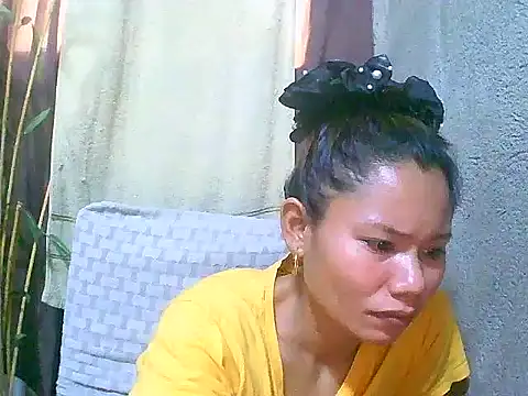 Snapshot of Sweeetgurll chatting on April 26, 2026, 2:42 am Sweeetgurll online show from April 26, 2026, 2:42 am