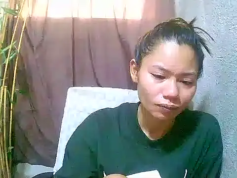 Snapshot of Sweeetgurll chatting on May 13, 2026, 12:08 am Sweeetgurll online show from May 13, 2026, 12:08 am