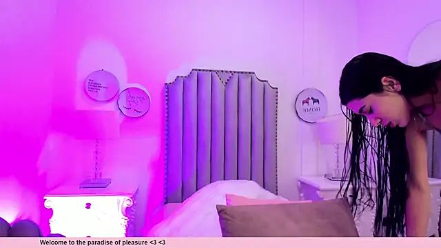 Alison Carde05 online show from May 4, 2026, 6:59 pm