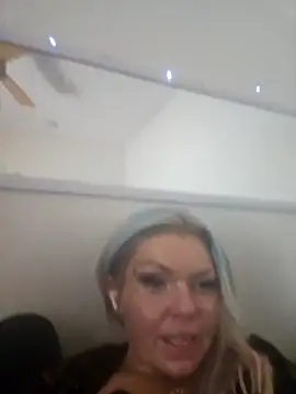 Snapshot of playboyequal chatting on April 14, 2026, 9:32 pm playboyequal online show from April 14, 2026, 9:32 pm