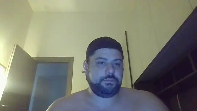 giuseppelovisi85 online show from October 20, 2025, 8:26 am