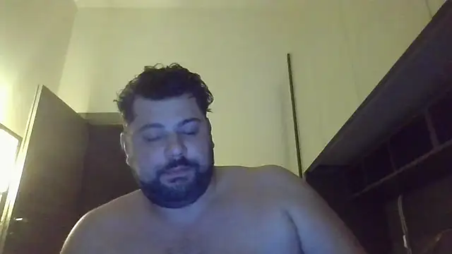 giuseppelovisi85 online show from October 21, 2025, 6:19 pm