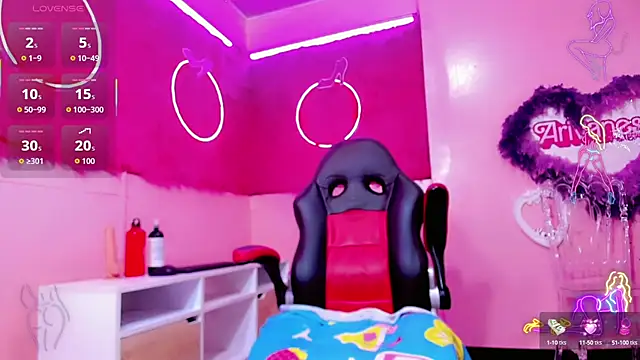 Natasha clifford online show from September 19, 2025, 3:19 am