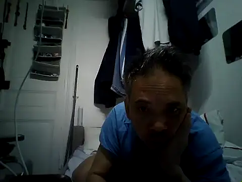 Snapshot of masculado69 chatting on November 13, 2025, 2:43 am masculado69 online show from November 13, 2025, 2:43 am