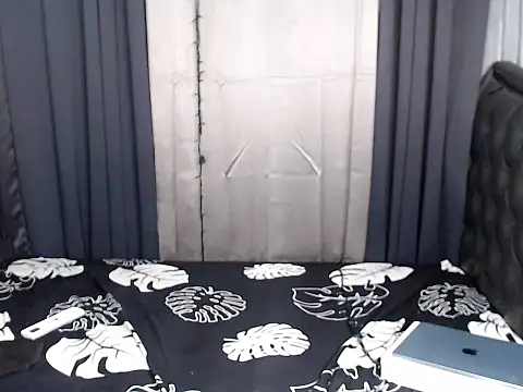 scarlet enchantress online show from September 27, 2025, 1:10 am