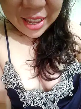 Julyy08 online show from May 11, 2026, 9:04 am