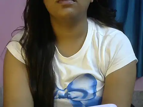 Queenxxx98 online show from October 15, 2025, 7:14 pm