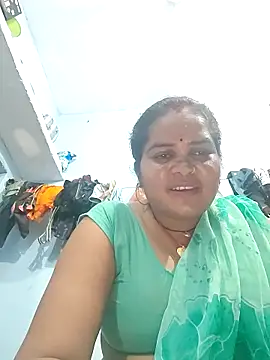 Snapshot of Rashi_cut chatting on September 17, 2025, 5:36 pm Rashi cut online show from September 17, 2025, 5:36 pm