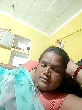 Snapshot of Rashi_cut chatting on October 1, 2025, 3:18 pm Rashi cut online show from October 1, 2025, 3:18 pm