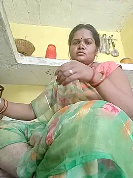 Snapshot of Rashi_cut chatting on October 10, 2025, 4:33 am Rashi cut online show from October 10, 2025, 4:33 am