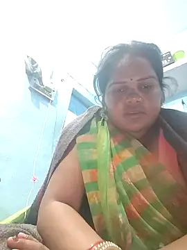 Snapshot of Rashi_cut chatting on October 14, 2025, 3:02 pm Rashi cut online show from October 14, 2025, 3:02 pm