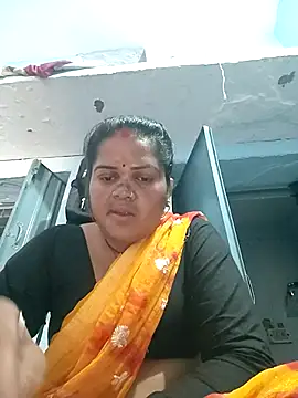 Snapshot of Rashi_cut chatting on October 15, 2025, 4:56 am Rashi cut online show from October 15, 2025, 4:56 am