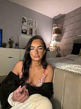 Spicy-Rosie20 online show from March 31, 2026, 6:19 pm