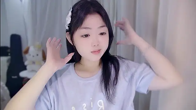 YUANYUAN-A online show from May 7, 2026, 12:43 pm