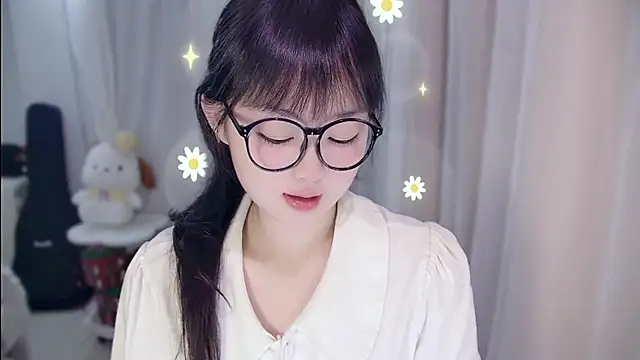 YUANYUAN-A online show from May 8, 2026, 12:32 pm