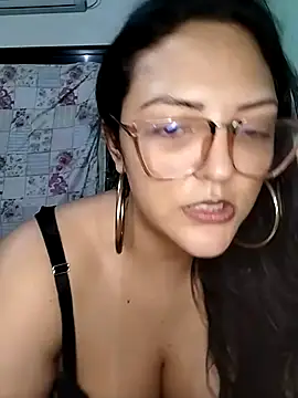 Snapshot of AuroraChest chatting on October 2, 2025, 9:38 am AuroraChest online show from October 2, 2025, 9:38 am