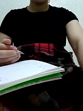 Snapshot of Ahalm chatting on October 6, 2025, 8:06 pm Ahalm online show from October 6, 2025, 8:06 pm