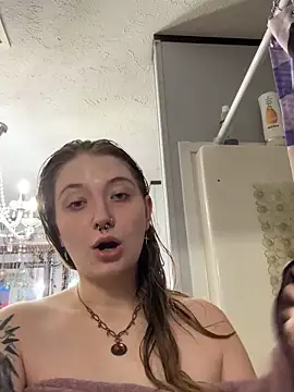rosaleejaden online show from September 13, 2025, 5:46 pm