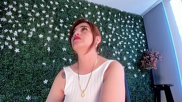 Snapshot of Skylar__Desire chatting on September 11, 2025, 1:44 pm Skylar  Desire online show from September 11, 2025, 1:44 pm