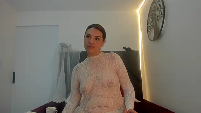 Snapshot of Skylar__Desire chatting on October 10, 2025, 2:16 pm Skylar  Desire online show from October 10, 2025, 2:16 pm