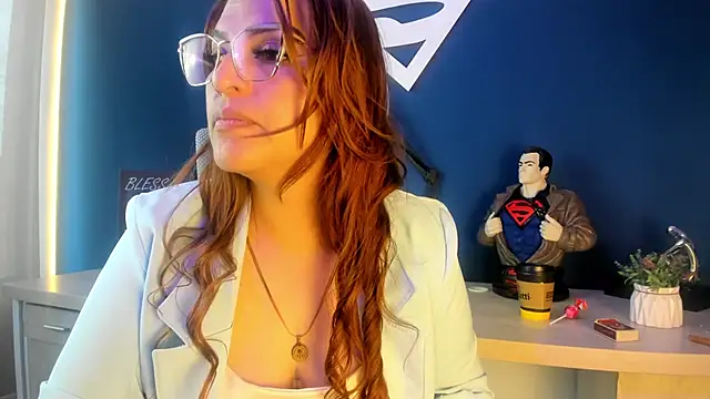 Snapshot of Skylar__Desire chatting on October 17, 2025, 2:30 pm Skylar  Desire online show from October 17, 2025, 2:30 pm