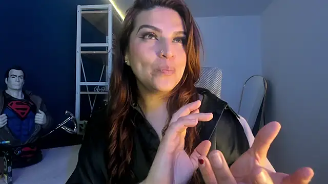 Snapshot of Skylar__Desire chatting on October 18, 2025, 2:36 am Skylar  Desire online show from October 18, 2025, 2:36 am